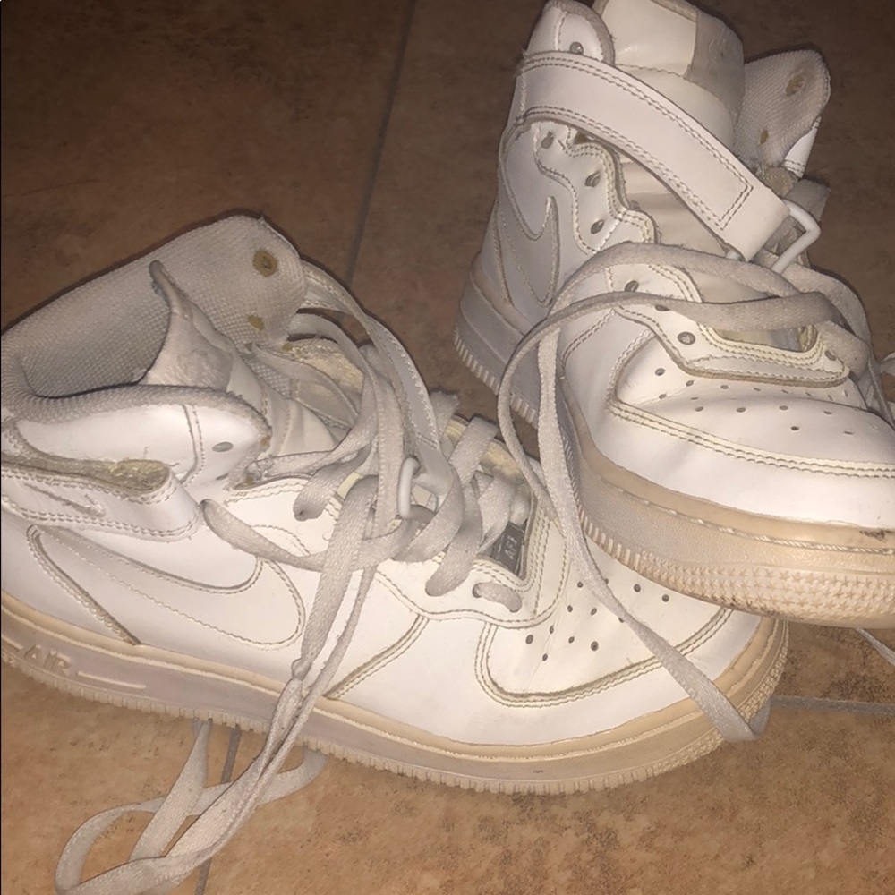 White nike Air Force ones